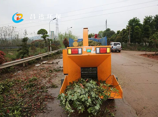 昌達**樹枝粉碎機使用現場.jpg