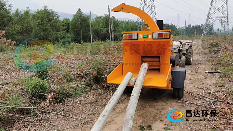 安徽黃山6145型樹枝粉碎機客戶（hù）使用現場