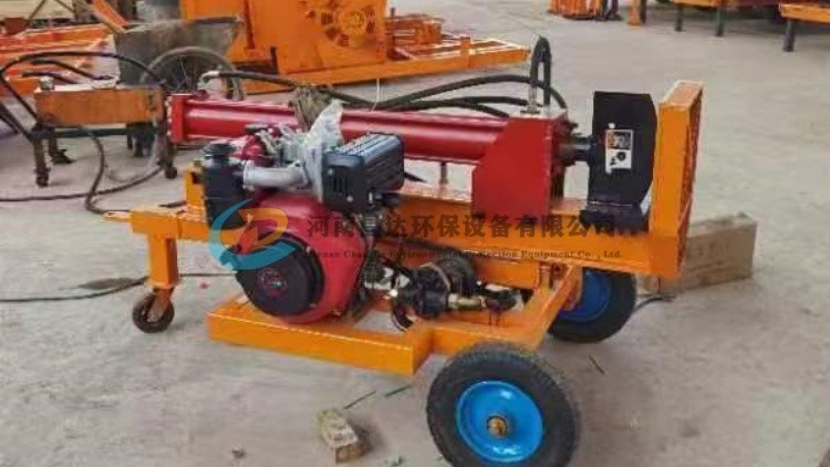 1703210675134665.jpg 移動(dòng)劈木機劈(pī)柴機(jī)2.jpg