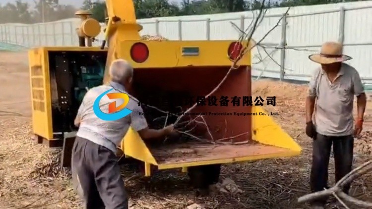河（hé）南昌達6145樹枝樹條粉碎機河南南（nán）陽（yáng）客戶使用現場