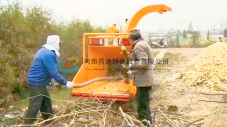 河南昌達HC6145型樹枝（zhī）粉碎機（jī）山東濟南客戶使用現場.jpg